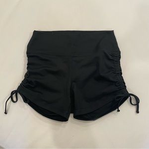 Gilly Hicks Scrunch Active Shorts